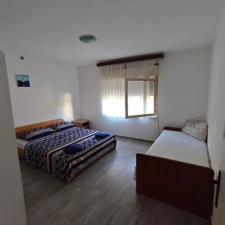 דירה Lucy's Place מורטר