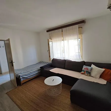 דירה Lucy's Place מורטר